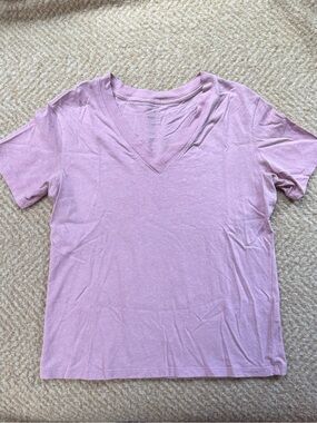 Everlane Lavender Organic Cotton and Hemp V-Neck Tee XS